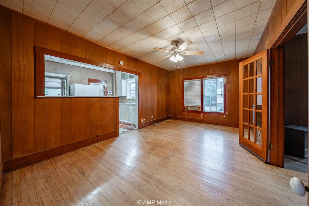 1104 N Avenue Avenue Property Photo 7