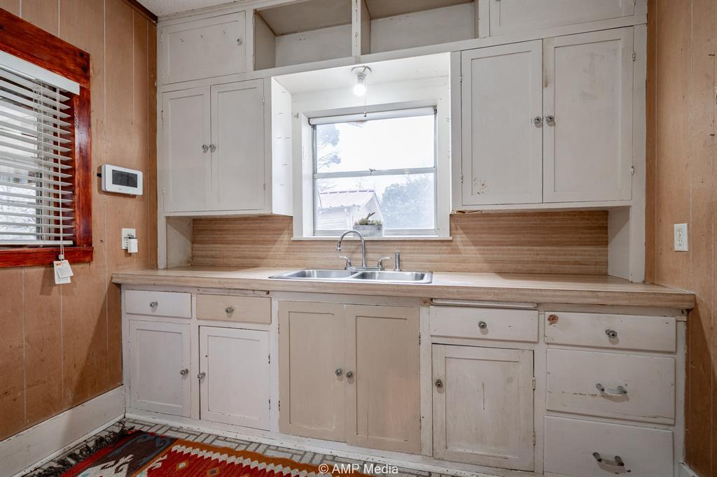 1104 N Avenue Avenue Property Photo 14