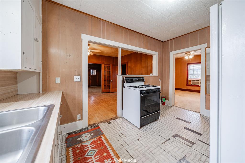 1104 N Avenue Avenue Property Photo 16