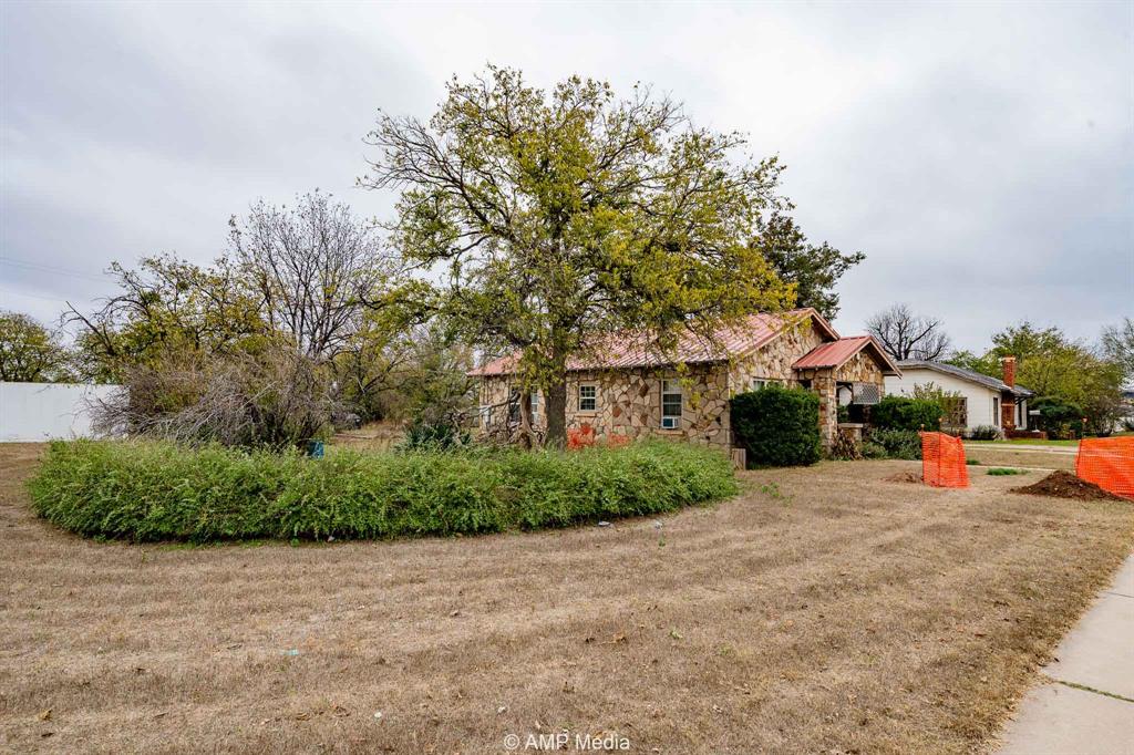 1104 N Avenue Avenue Property Photo 28