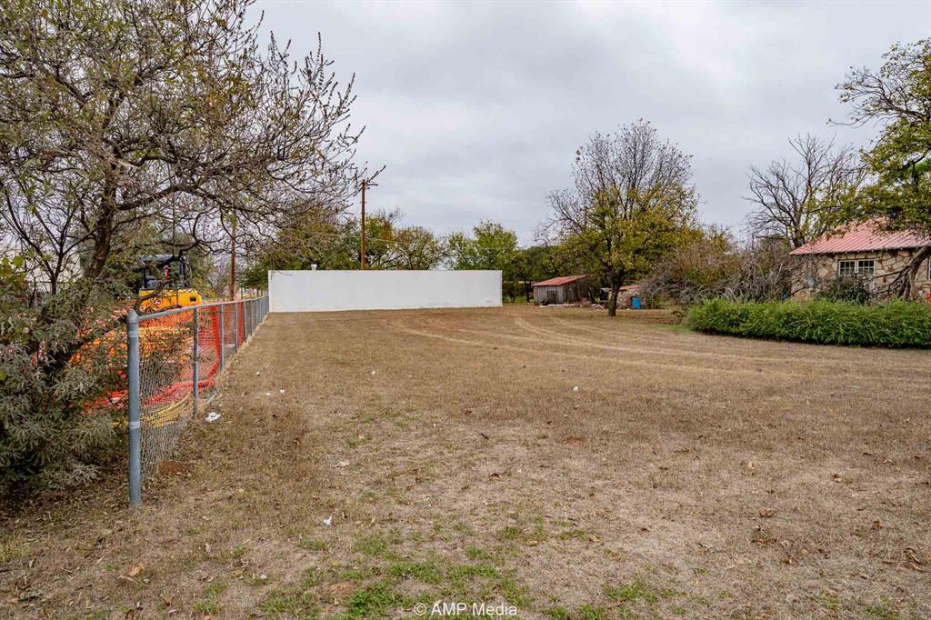 1104 N Avenue Avenue Property Photo 31