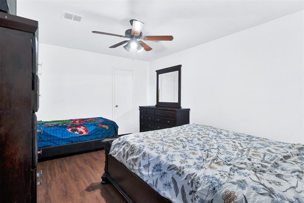 5722 Firethorn Drive Property Photo 17