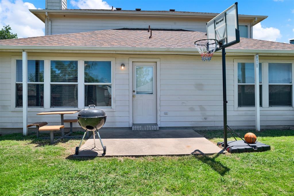 5722 Firethorn Drive Property Photo 31