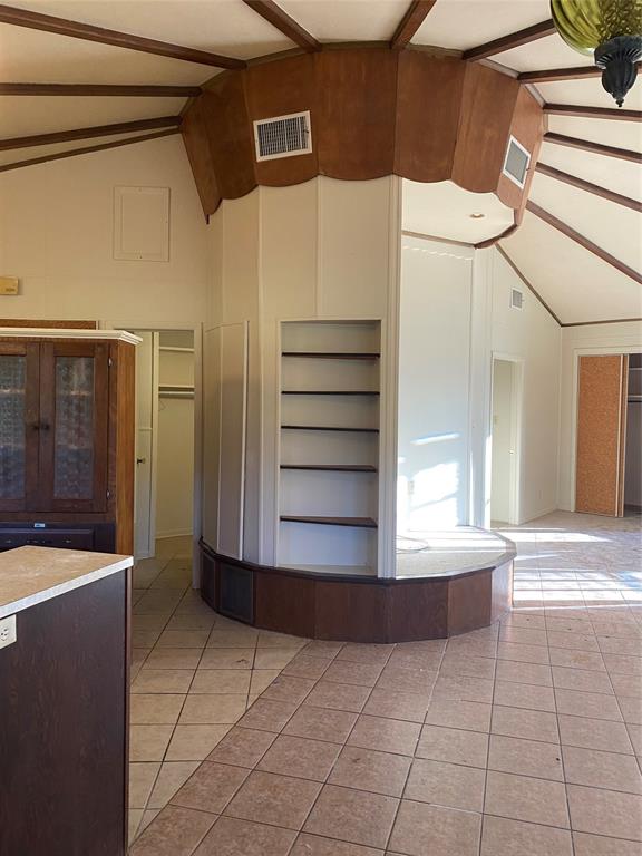 1805 E Beverly Drive Property Photo 9