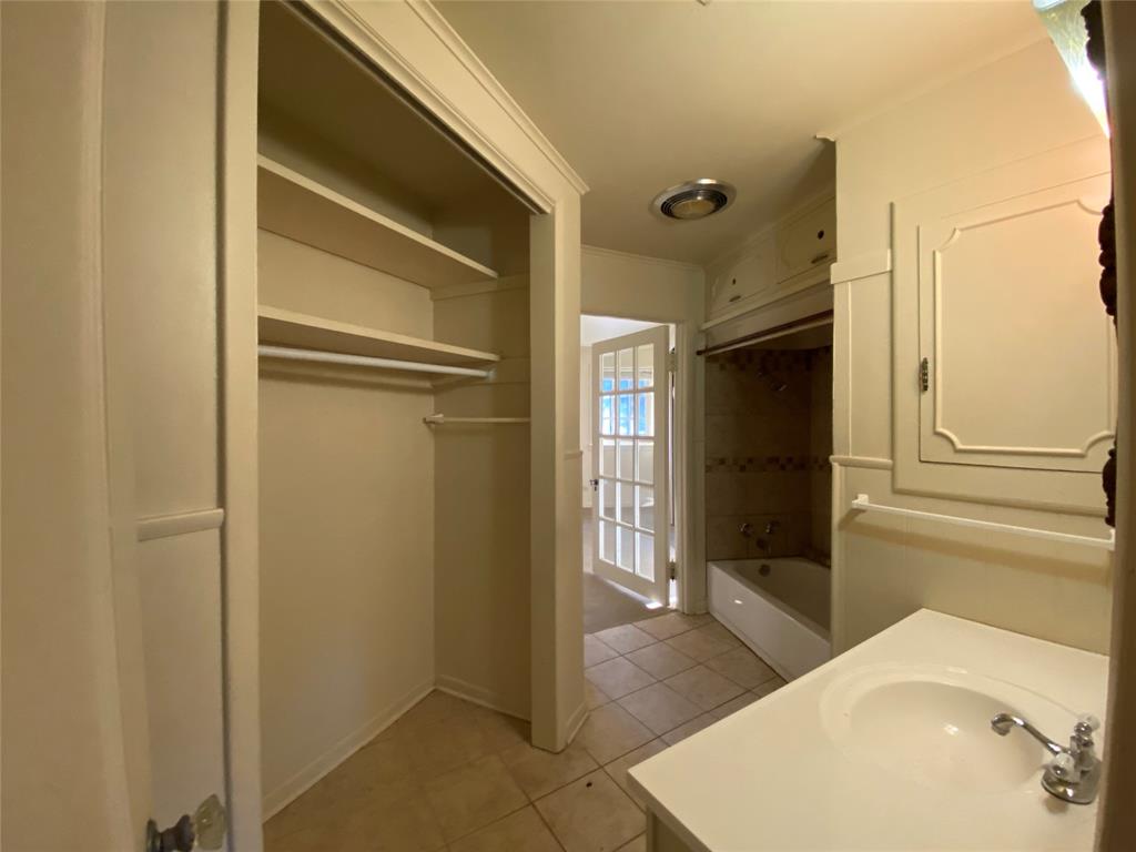 1805 E Beverly Drive Property Photo 12