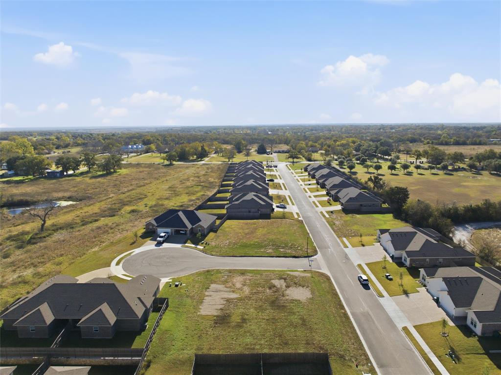 700 Sugar Mill Court Property Photo 3