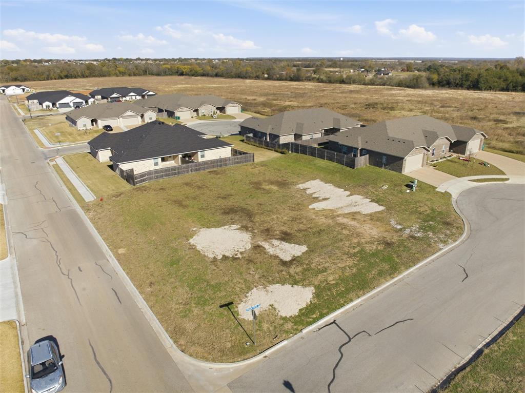 700 Sugar Mill Court Property Photo 4
