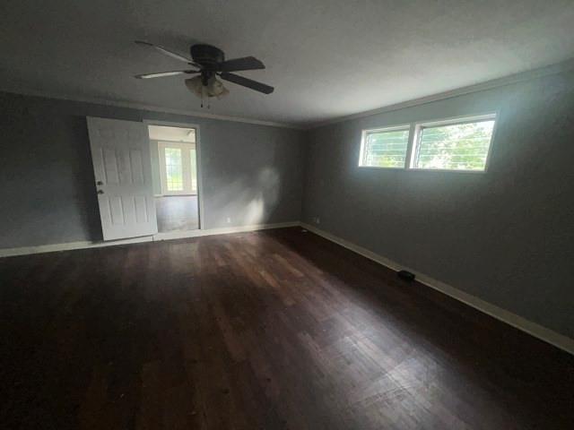 2302 E Mistletoe Avenue Property Photo 9
