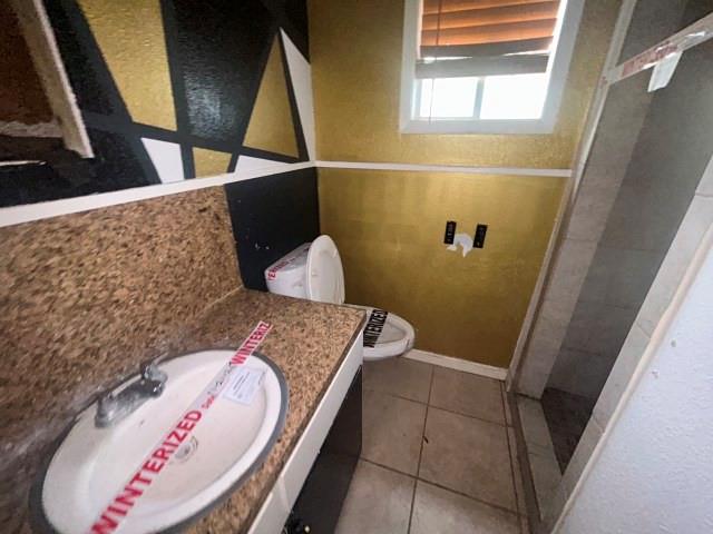 2302 E Mistletoe Avenue Property Photo 12