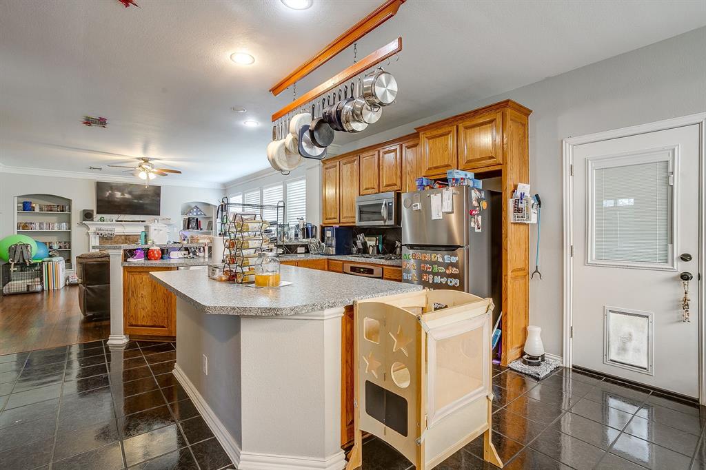 6602 Fox Glen Drive Property Photo 3