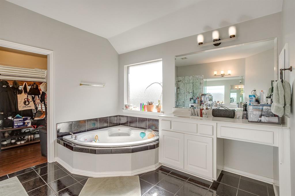 6602 Fox Glen Drive Property Photo 26