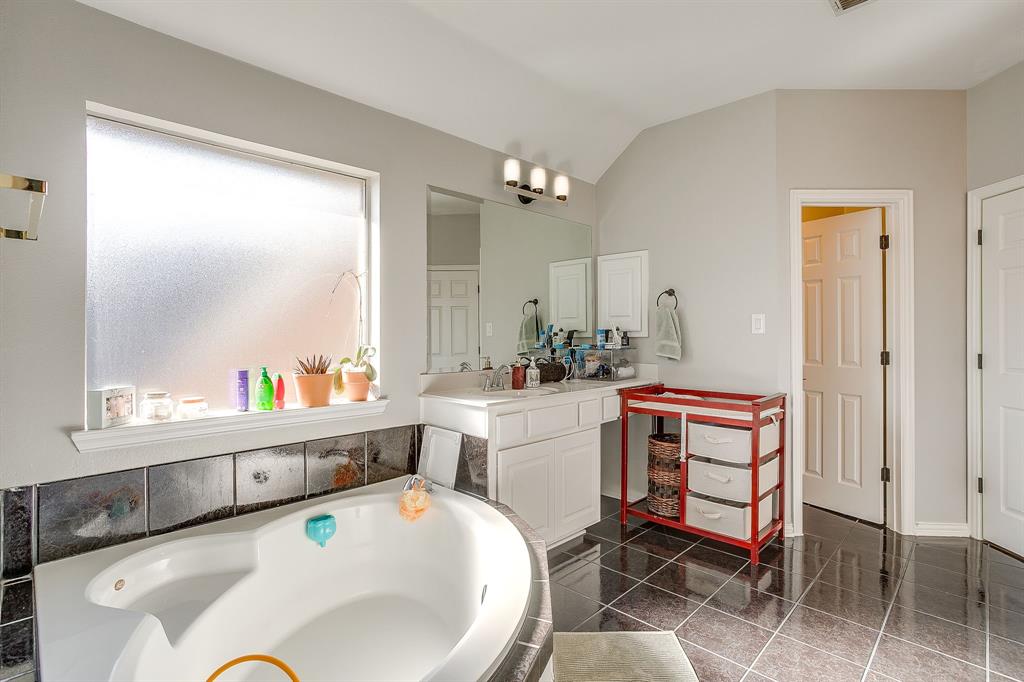 6602 Fox Glen Drive Property Photo 27