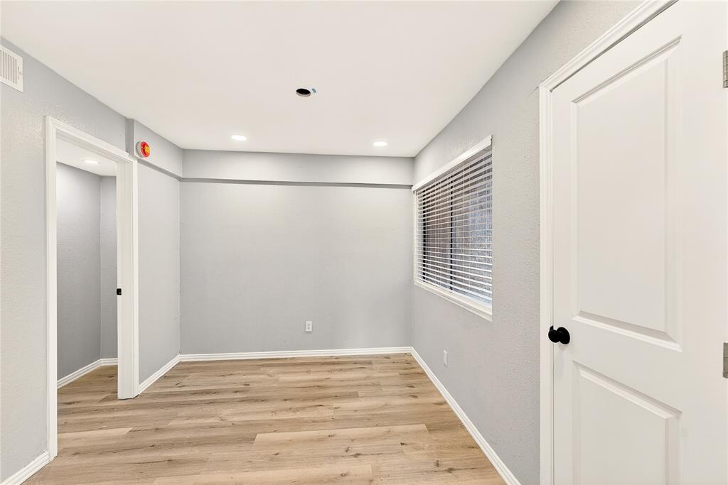 9801 Walnut Street 212 Property Photo 13