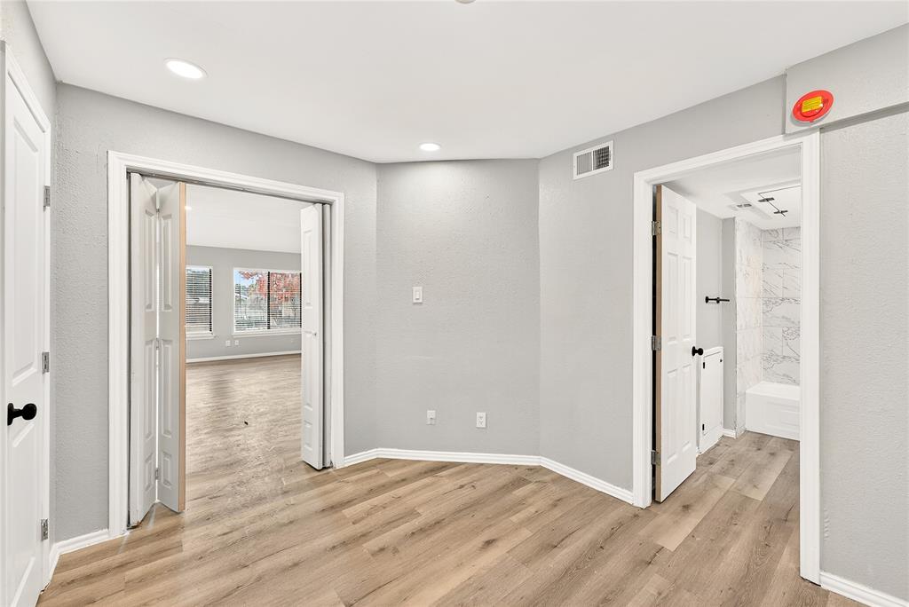 9801 Walnut Street 212 Property Photo 14