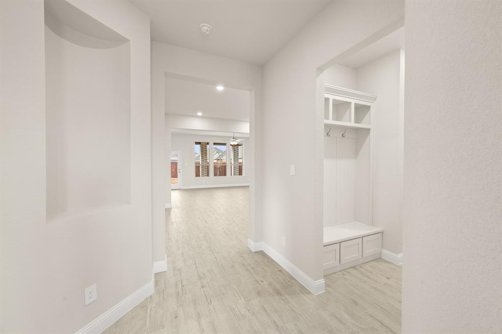 1101 Foxtail Drive Property Photo 4