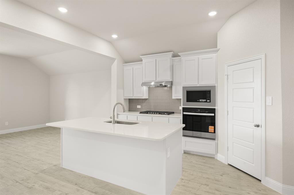 1101 Foxtail Drive Property Photo 6