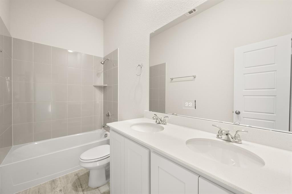 1101 Foxtail Drive Property Photo 18