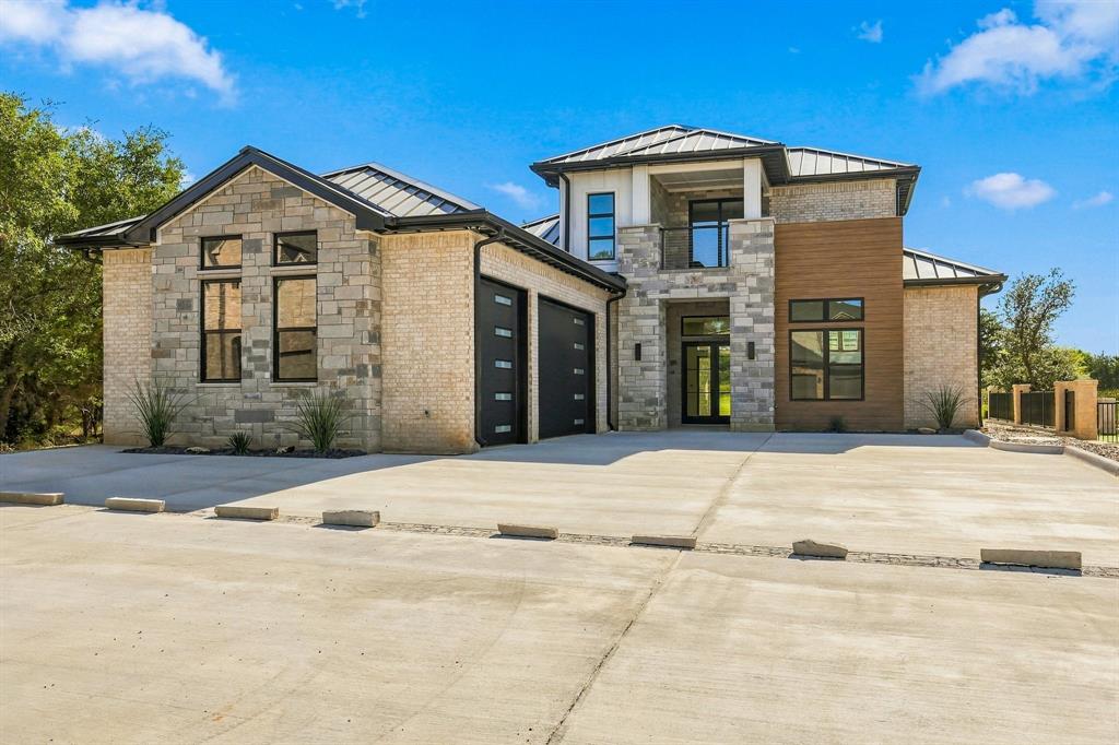 125 Oyster Bay Property Photo 1