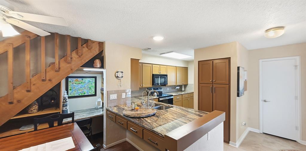 3037 Hells Gate Loop C208 Property Photo 10