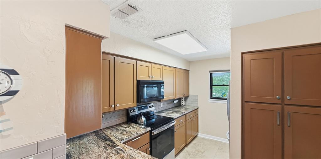 3037 Hells Gate Loop C208 Property Photo 11