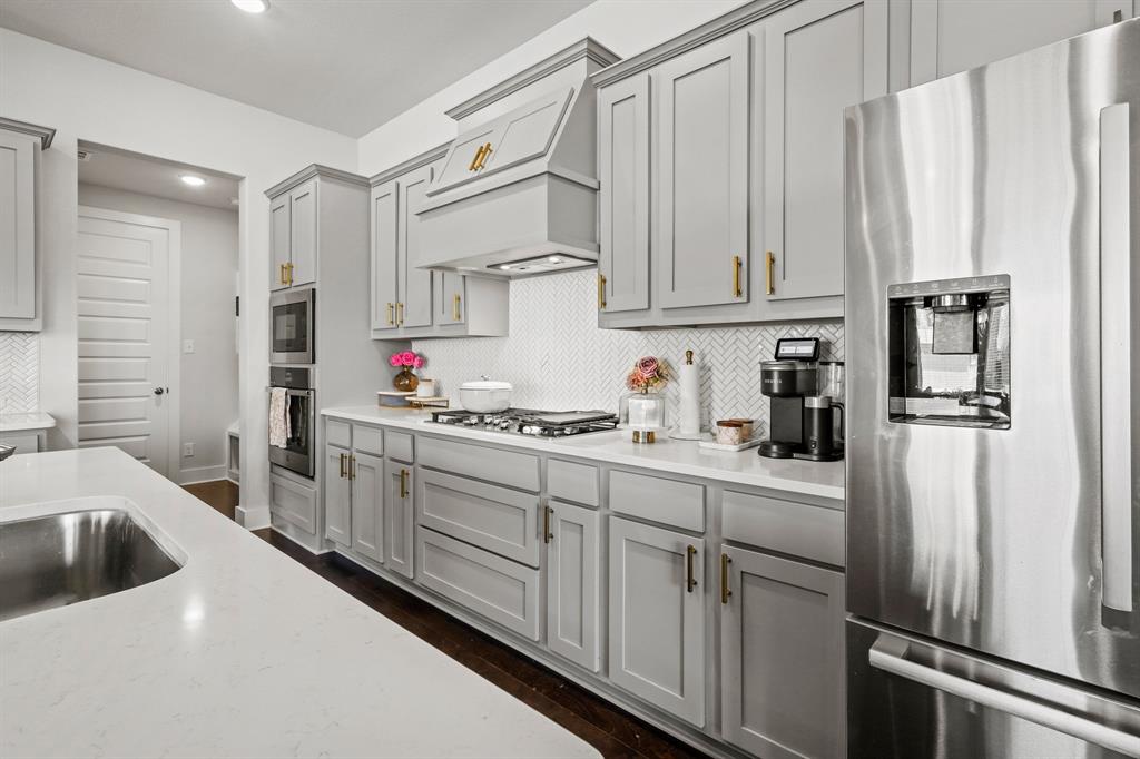 638 Taylor Drive Property Photo 4