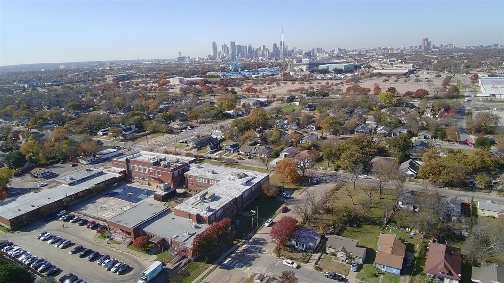 4302 Metropolitan Avenue Property Photo 6