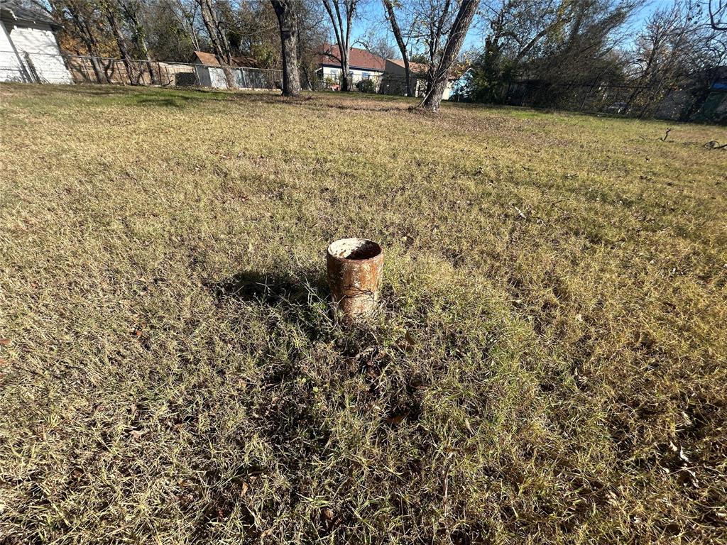 4302 Metropolitan Avenue Property Photo 10