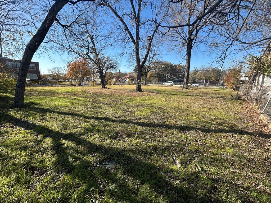 4302 Metropolitan Avenue Property Photo 12