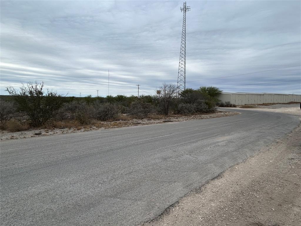 County Rd Condry Property Photo 3