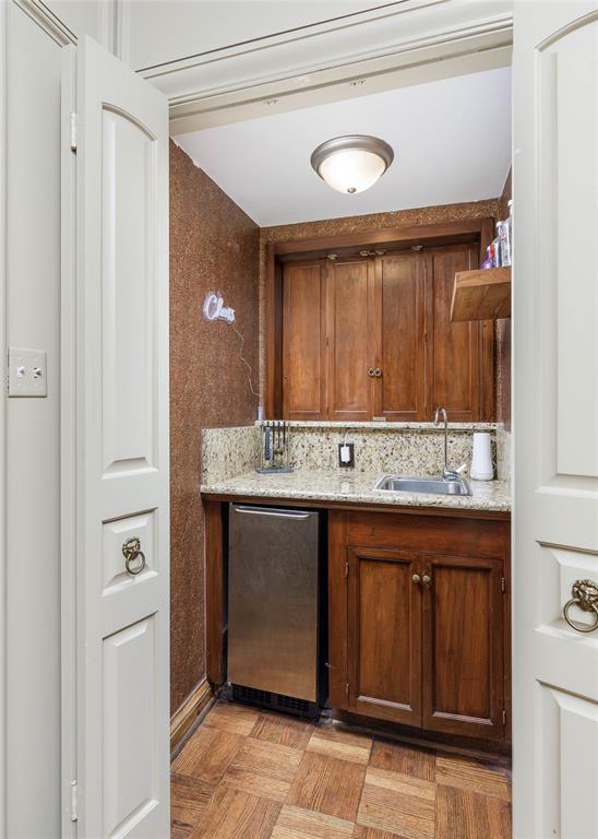 6126 Averill Way 103w Property Photo 8