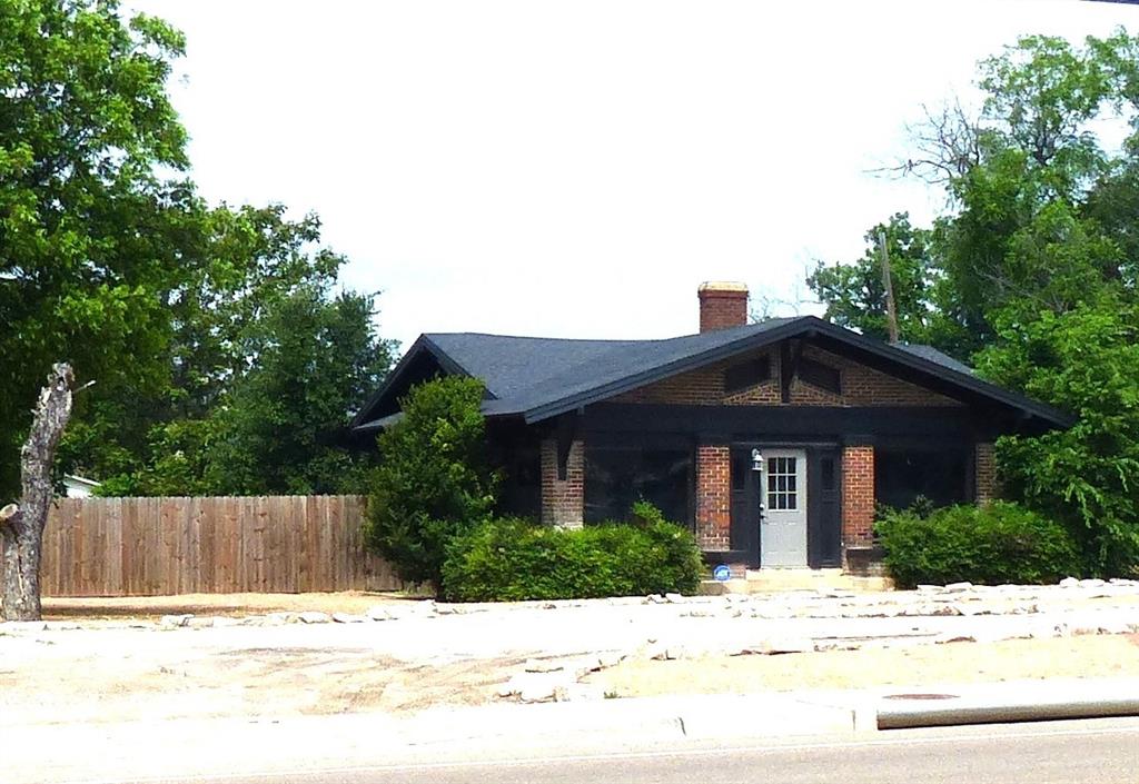617 N Bridge Property Photo 3