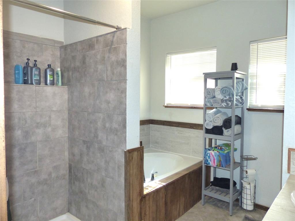 617 N Bridge Property Photo 10
