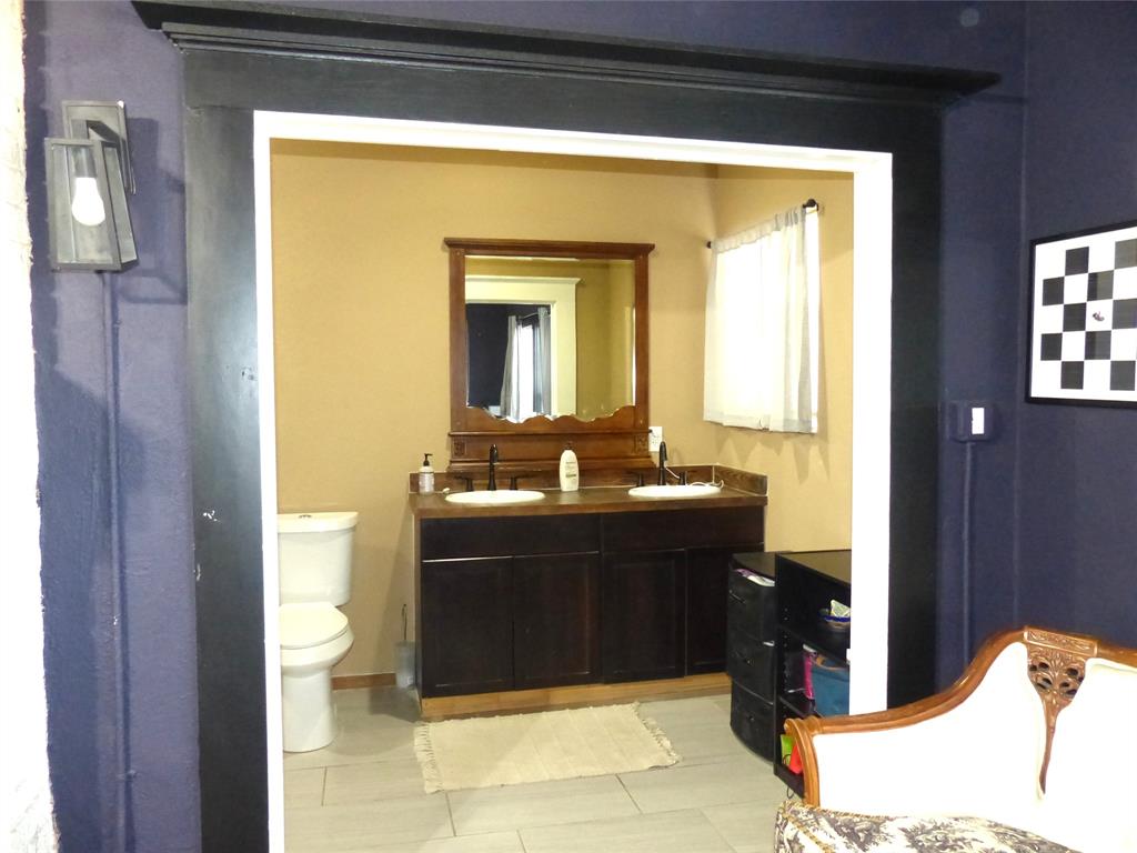 617 N Bridge Property Photo 30