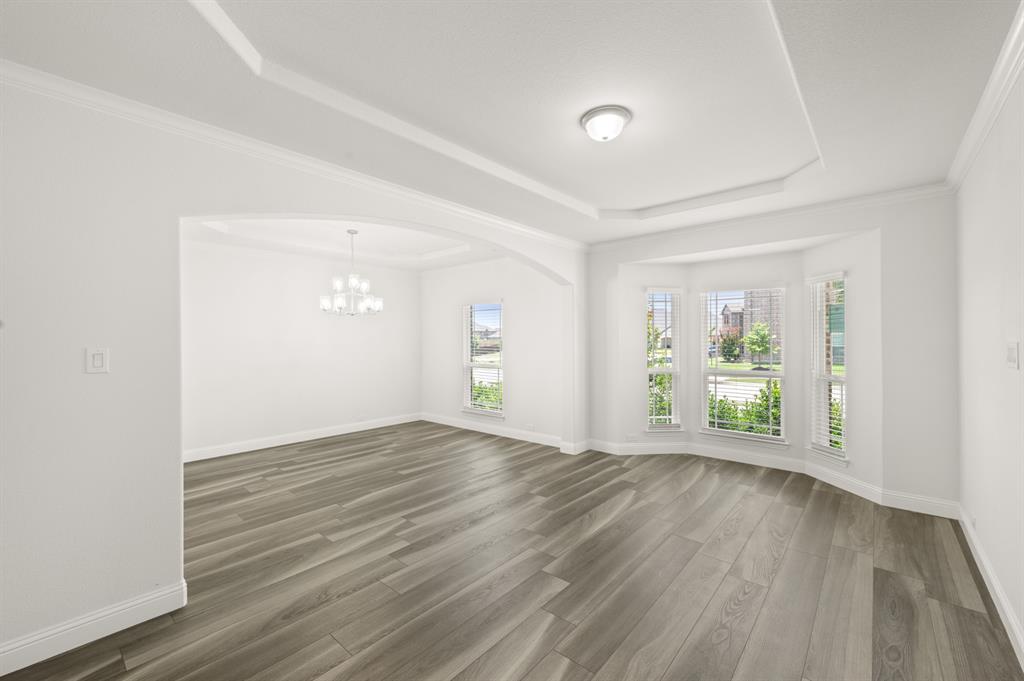 2610 White Plains Drive Property Photo 6