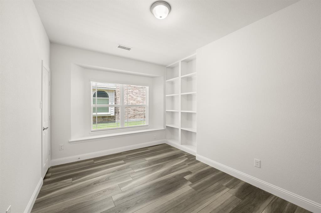 2610 White Plains Drive Property Photo 18