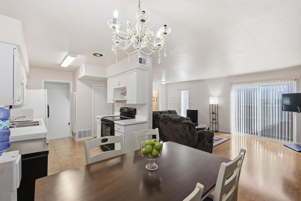 2646 Custer Parkway D Property Photo 1