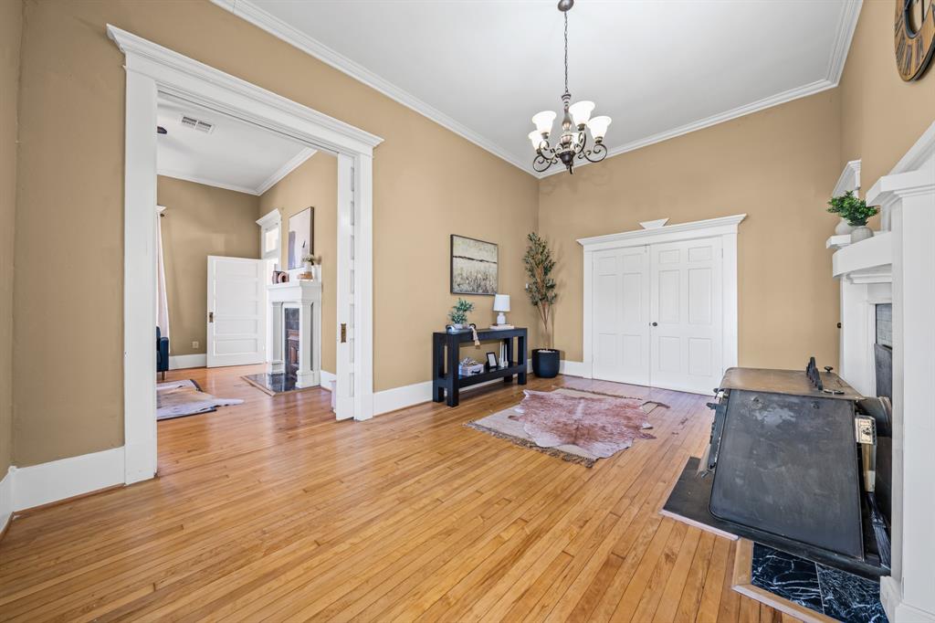 436 Craig Street Property Photo 6