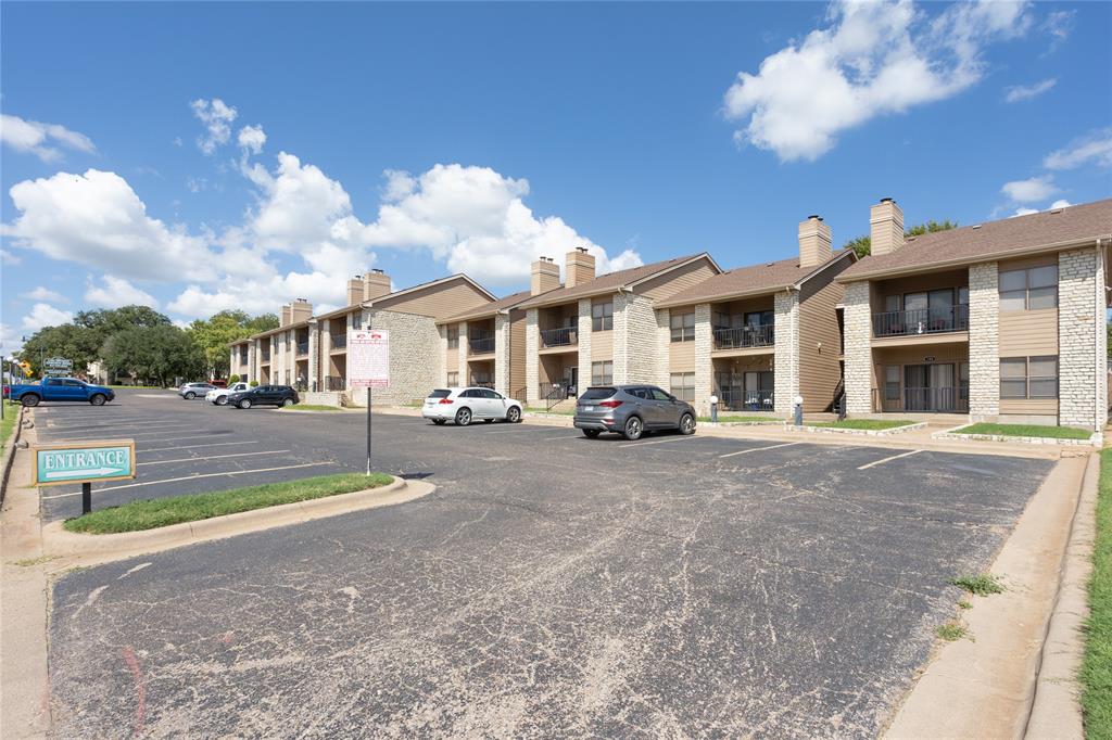 400 E Pearl Property Photo 4