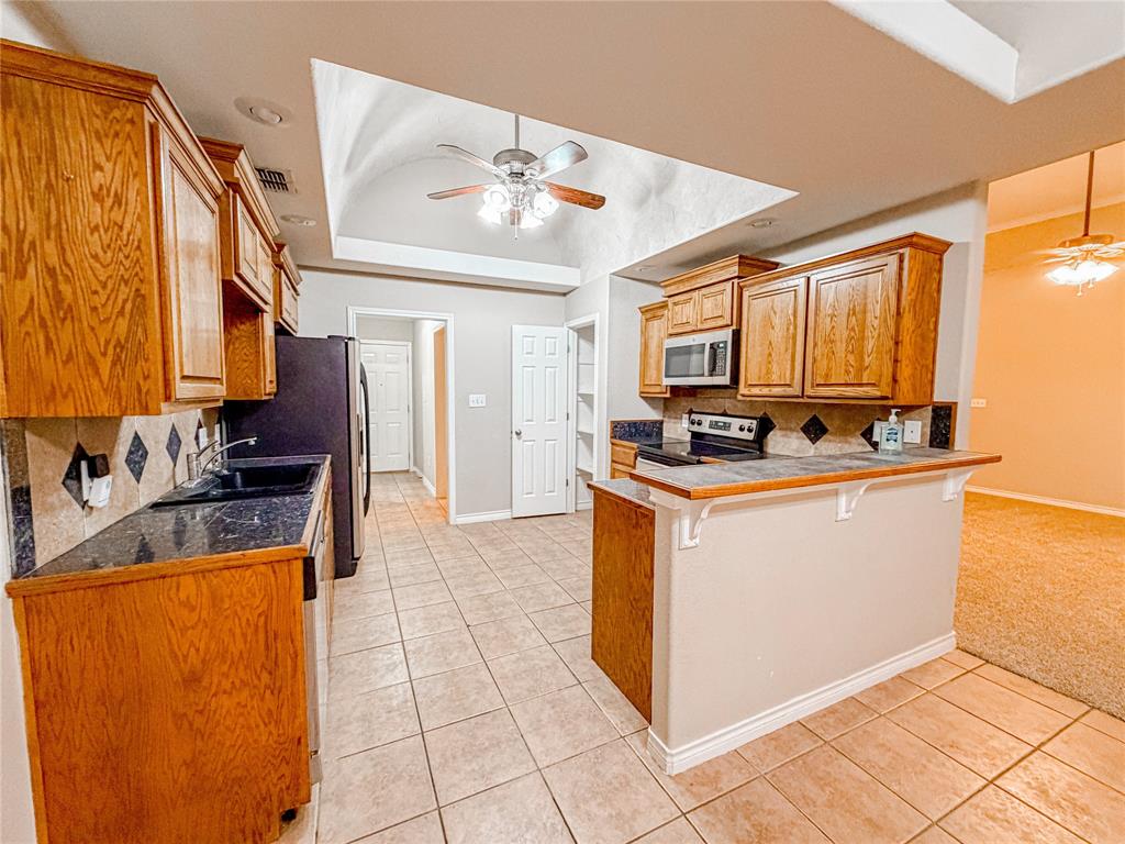 3426 Silver Oaks Drive Property Photo 3