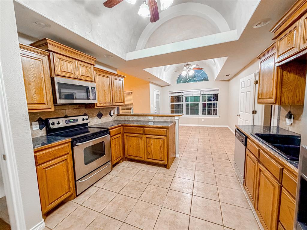 3426 Silver Oaks Drive Property Photo 4
