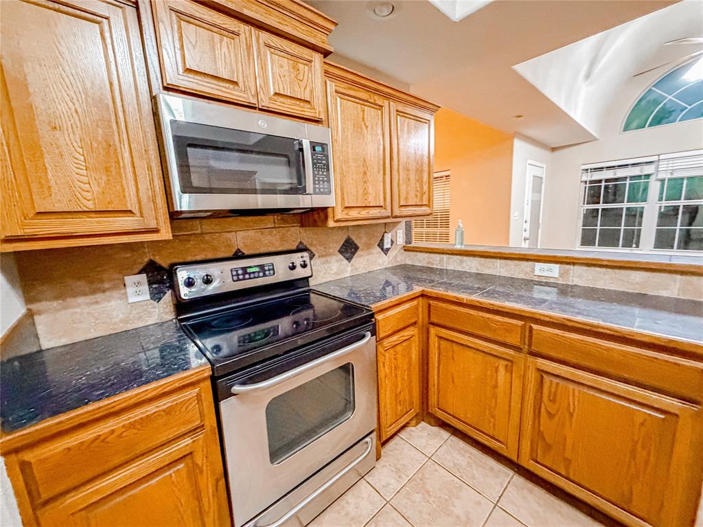 3426 Silver Oaks Drive Property Photo 5