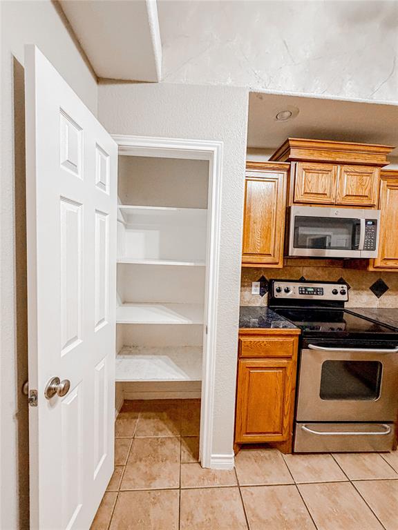 3426 Silver Oaks Drive Property Photo 7