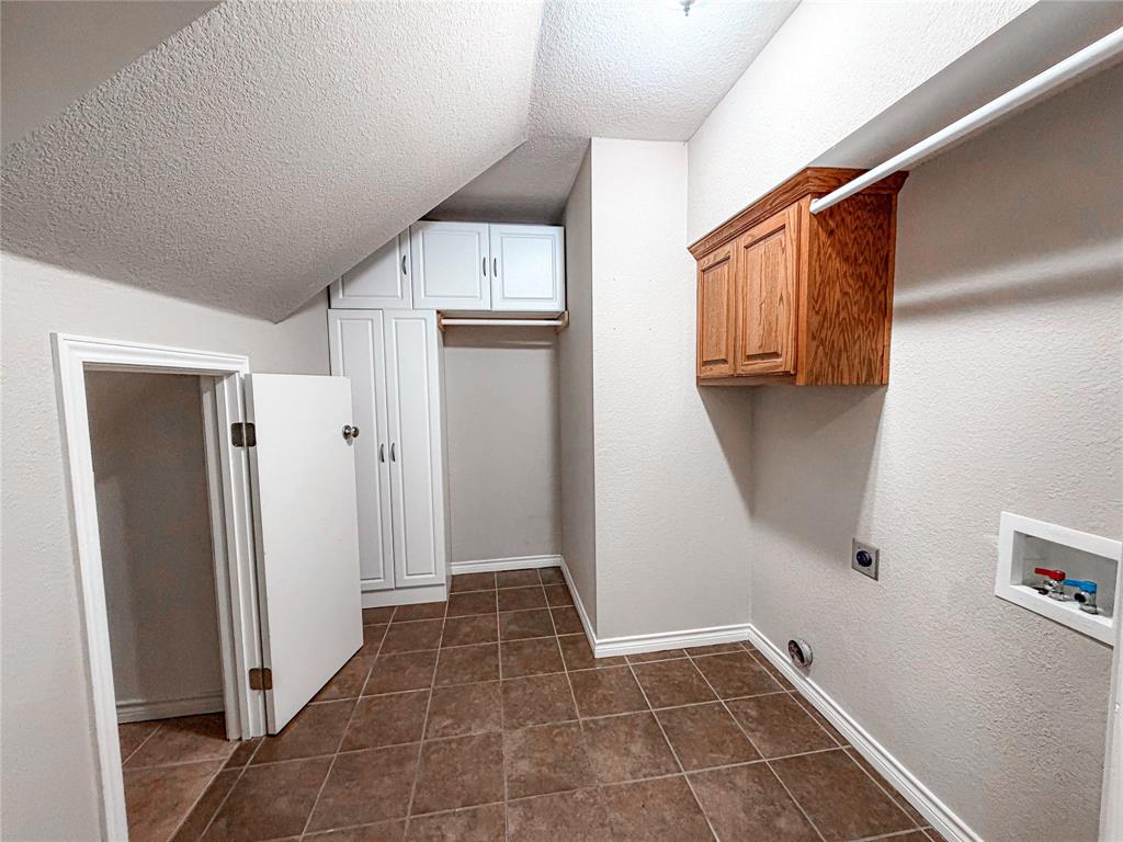 3426 Silver Oaks Drive Property Photo 14