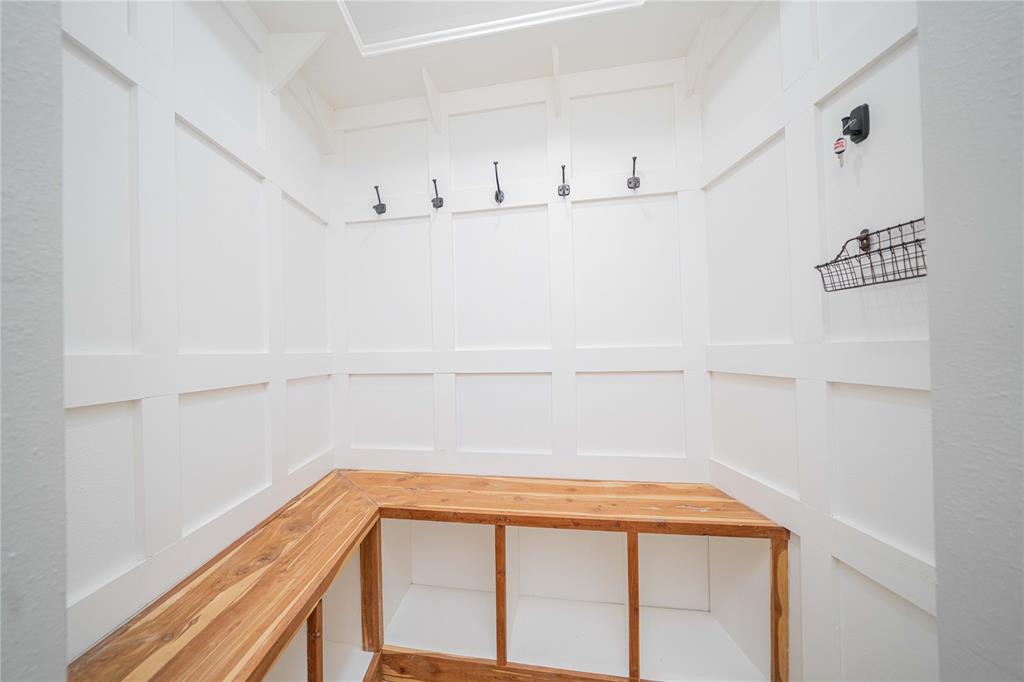 812 E 1st Property Photo 21
