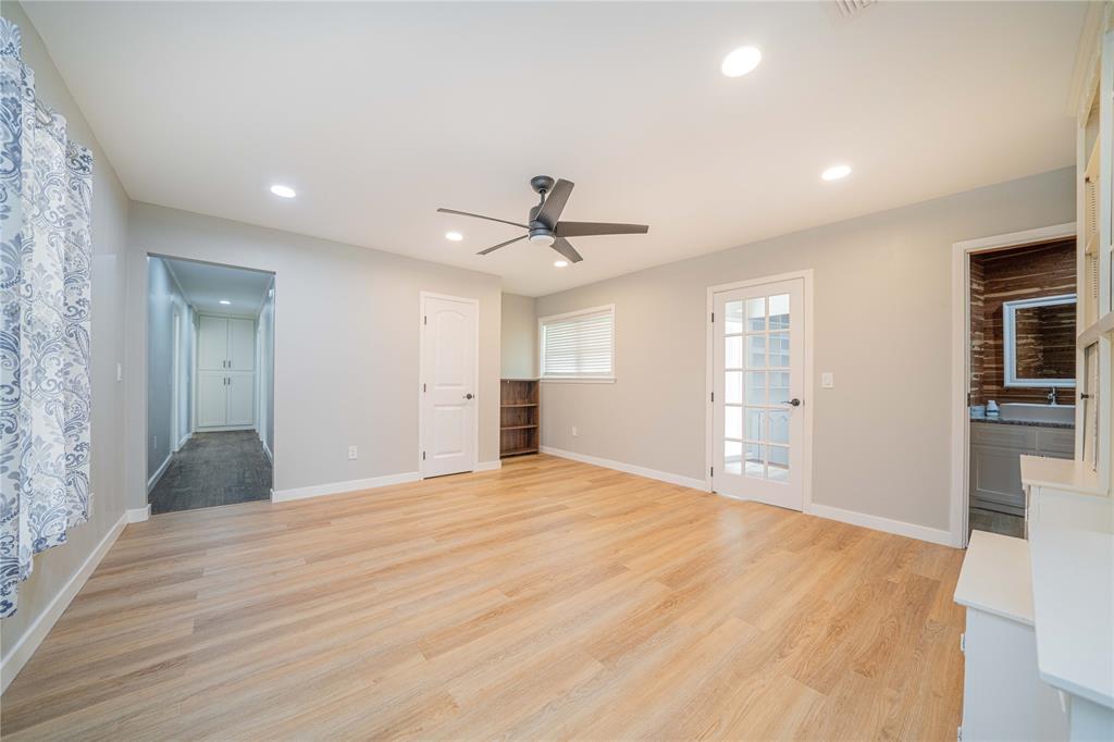 812 E 1st Property Photo 24