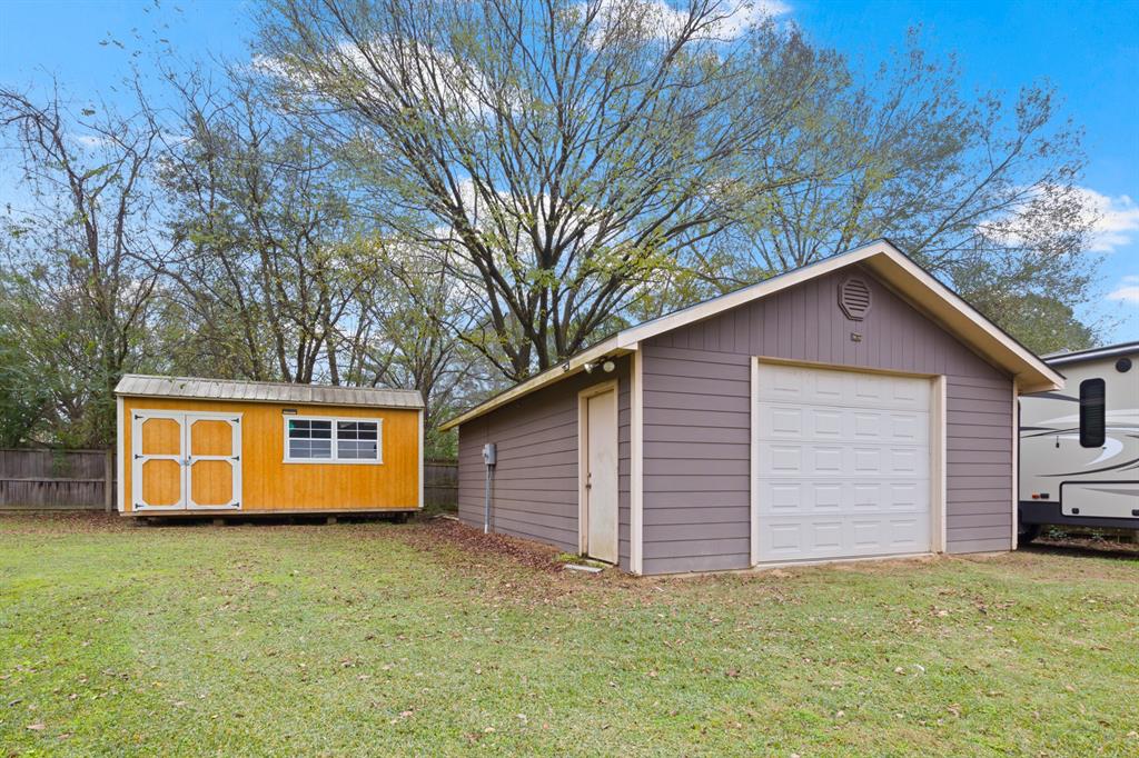 195 County Road 4164 Property Photo 32