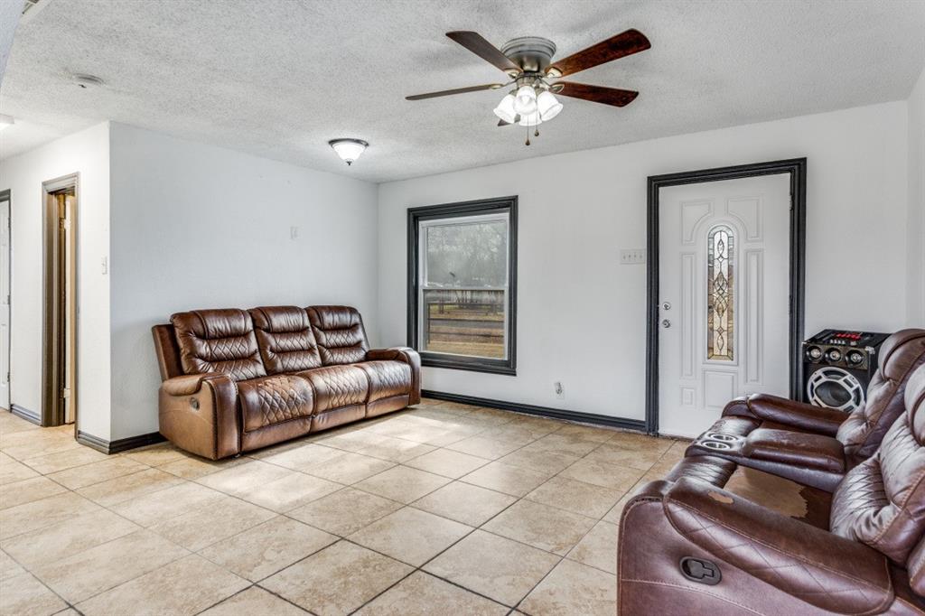 817 Stella Mae Drive Property Photo 2