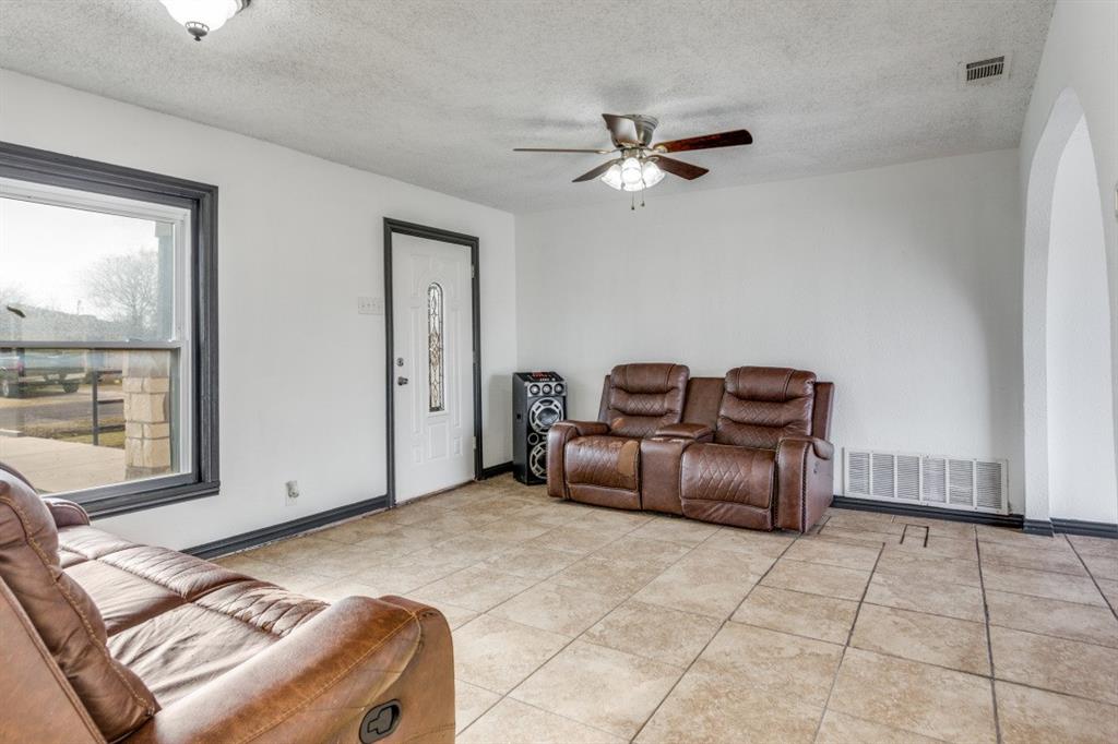 817 Stella Mae Drive Property Photo 3