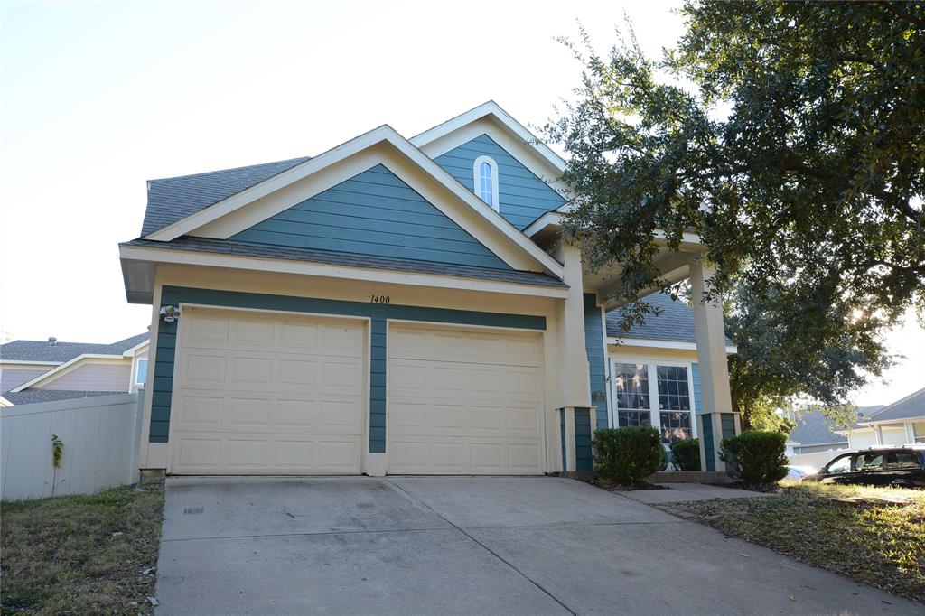 1400 Oakcrest Drive Property Photo 1