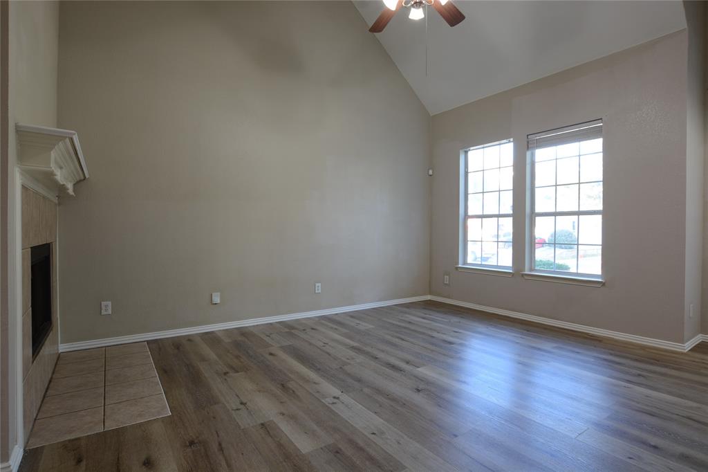 1400 Oakcrest Drive Property Photo 5